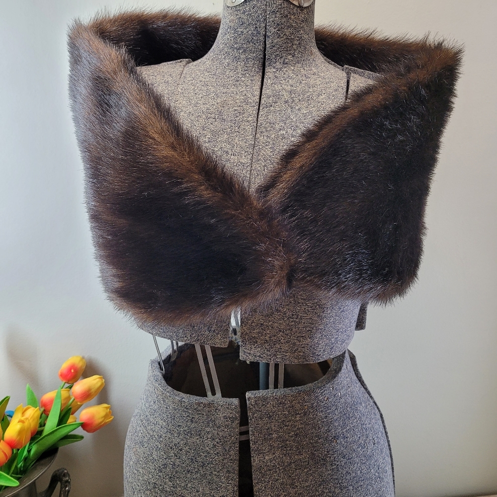 Donna Salyer's Fabulous Furs Faux Fur Stole Wrap